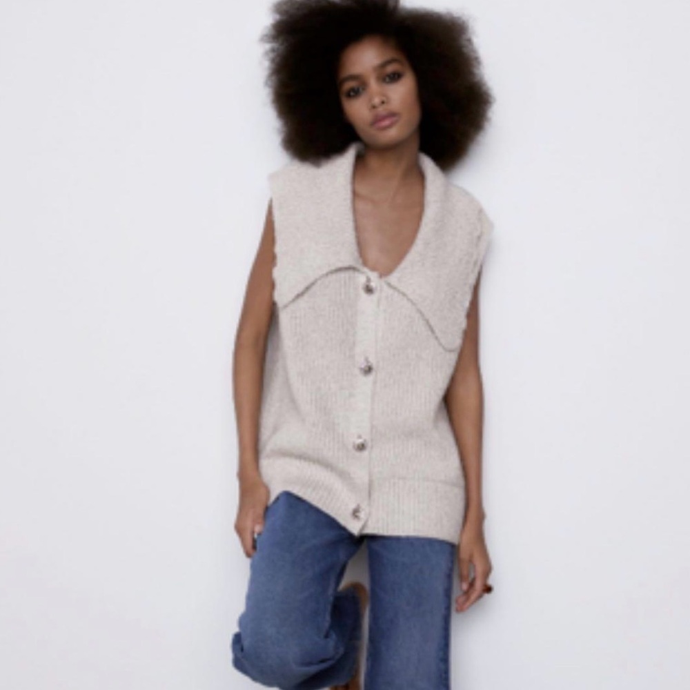 100% Authentic ZARA Jewel Button BIB Collar Vest Sweater Size: M